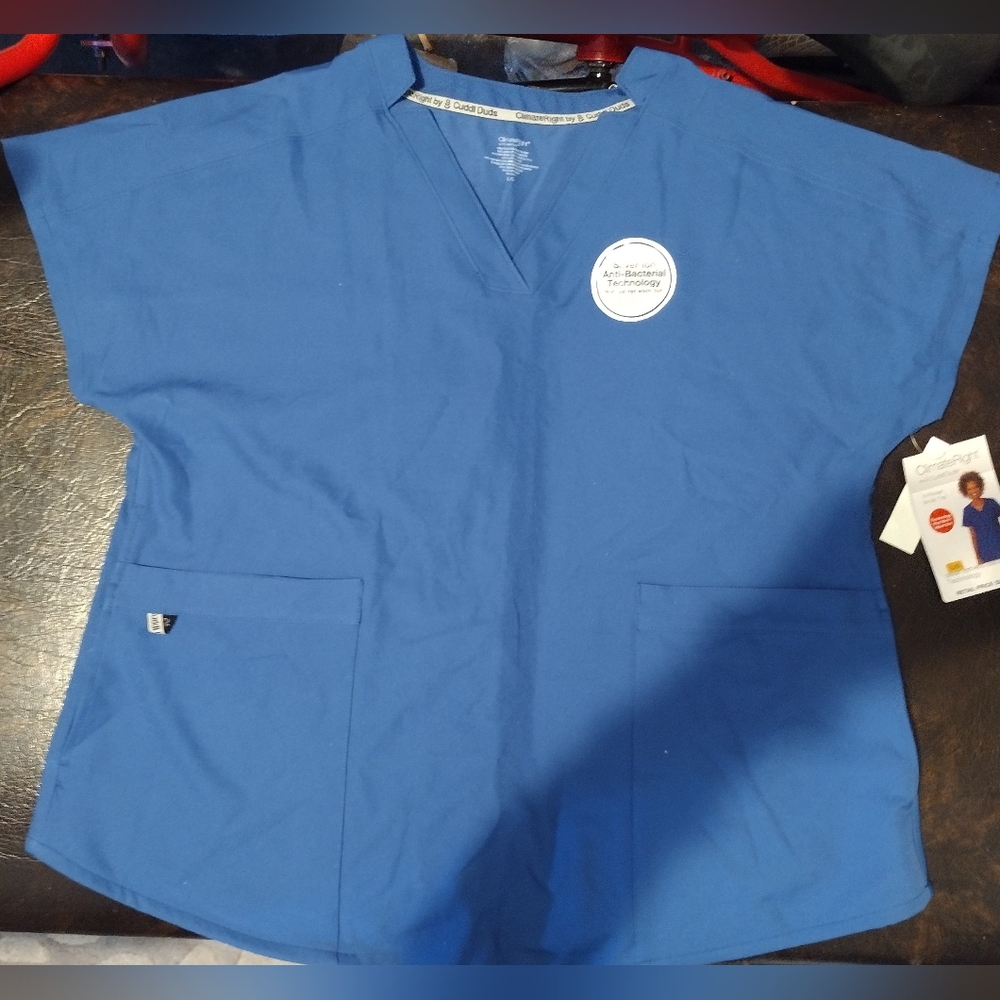 Cuddle duds 6 Pocket Scrub Top ClimateRight Silver Ion Anti-Bacterial tech